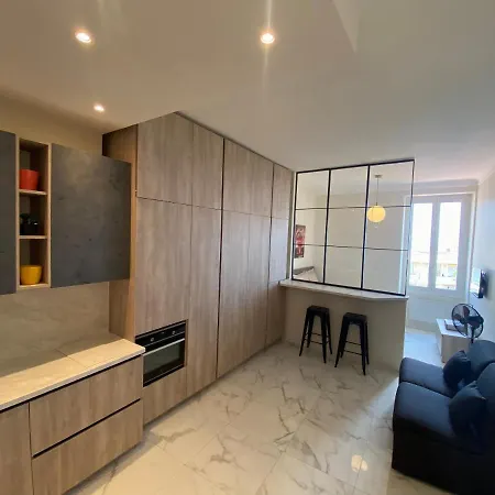 Refurbished With Sea View 5 Min Walk From Monaco By Elevators * بوزولي