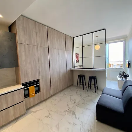Refurbished With Sea View 5 Min Walk From Monaco By Elevators Apartamento