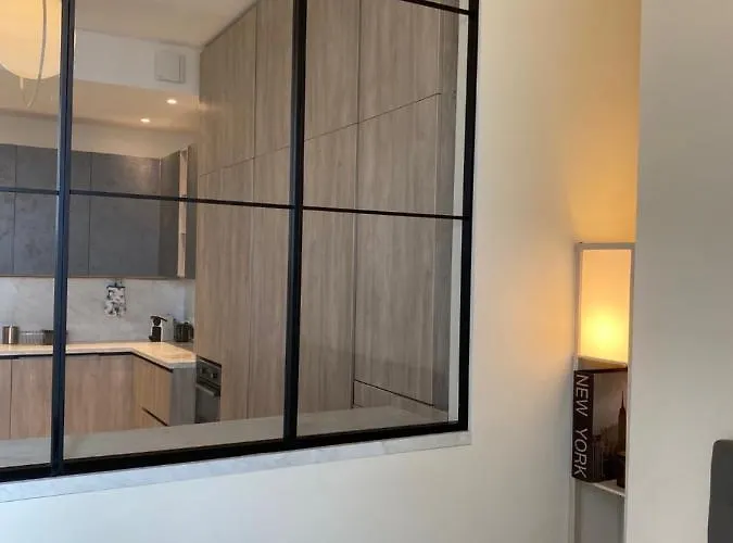 Refurbished With Sea View 5 Min Walk From Monaco By Elevators Apartment