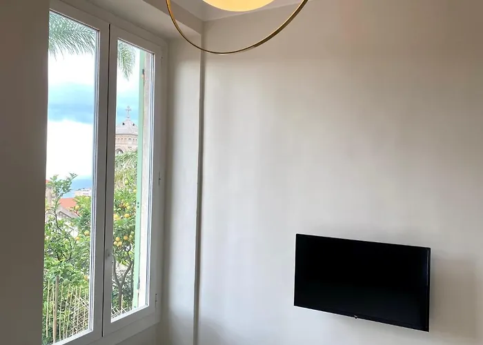 Refurbished With Sea View 5 Min Walk From Monaco By Elevators Apartment *