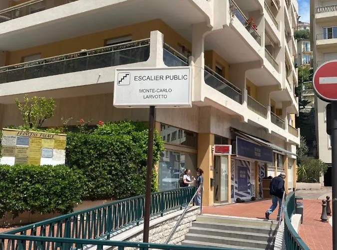 Refurbished With Sea View 5 Min Walk From Monaco By Elevators
